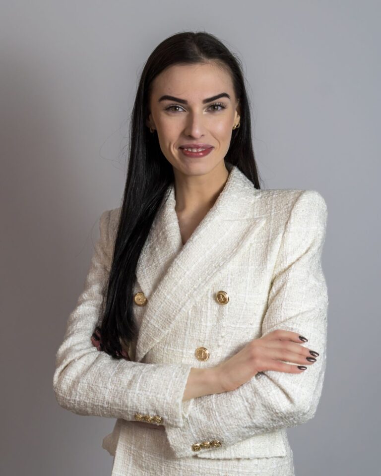 LEK. PAULINA CZAPSKA lekarz dentysta I lekarz medycyny estetycznej